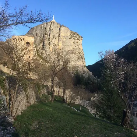 Au Fil Du Verdon كاستيلان
