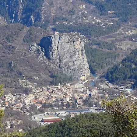 Au Fil Du Verdon فيلة *